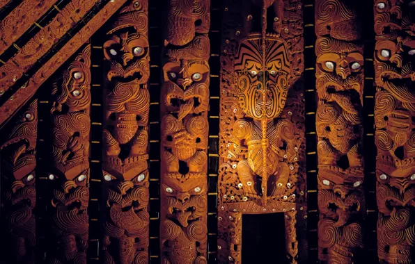 New Zealand, Maori, Wooden sculptures, Watching eyes, Мемориальный Музей Окленда