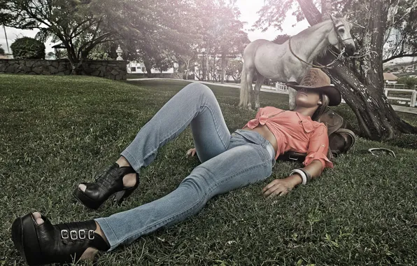 Картинка девушка, конь, ситуация, Kelly Amorim