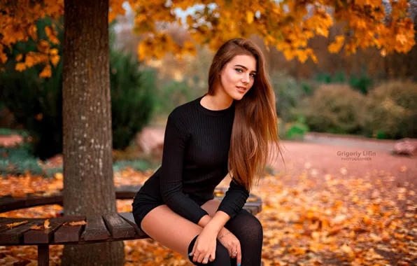 Картинка girl, shorts, long hair, legs, trees, photo, photographer, blue eyes, autumn, leaves, model, bokeh, lips, …
