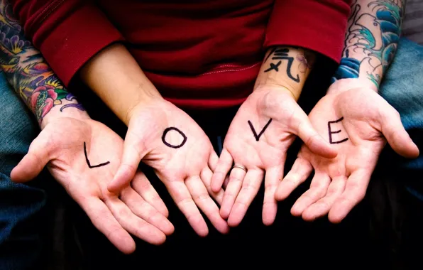 Любовь, надпись, руки, пара, love, отношения, татуировки, ладони