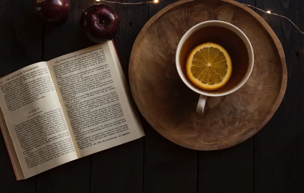 Картинка стол, лимон, чай, яблоко, кружка, книга, гирлянда, Joanna Kosinska