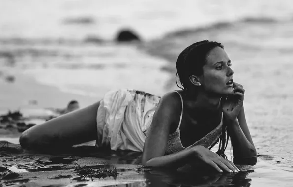 Картинка girl, wet, beach, dress, eyes, hair