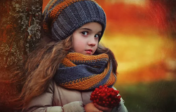 Картинка осень, природа, дети, ягоды, дерево, девочка, ребёнок