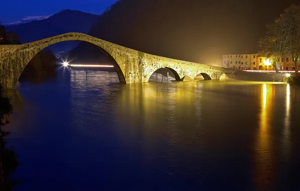 Горы, ночь, огни, Италия, Тоскана, Борго-а-Моццано, мост Марии Магдалины