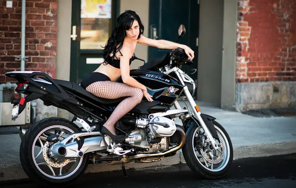 Картинка девушка, улица, BMW, мотоцикл