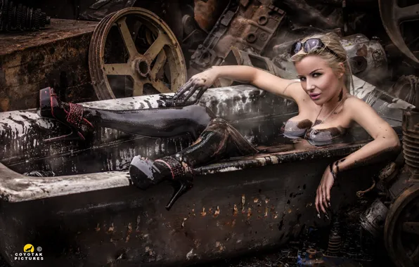 Model, heels, bathtub, strange, Junk