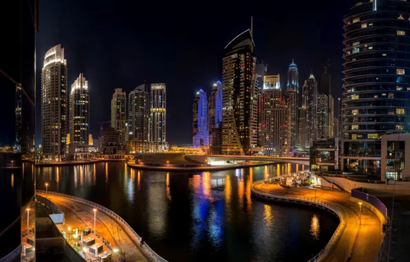 Картинка дорога, море, ночь, мост, город, здания, небоскребы, Дубай, Dubai, высотки, ОАЭ