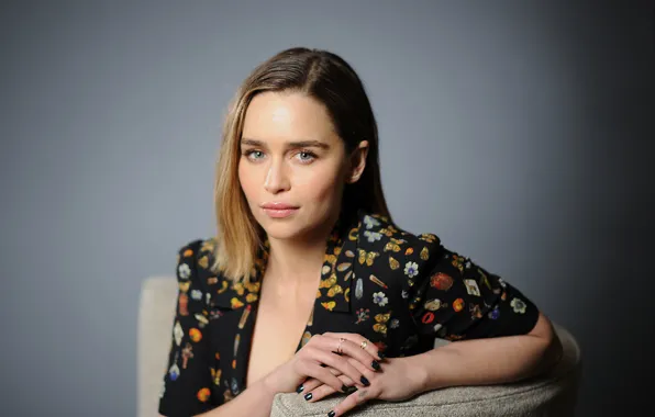 Фон, платье, актриса, брюнетка, прическа, боке, Emilia Clarke, Эмилия Кларк