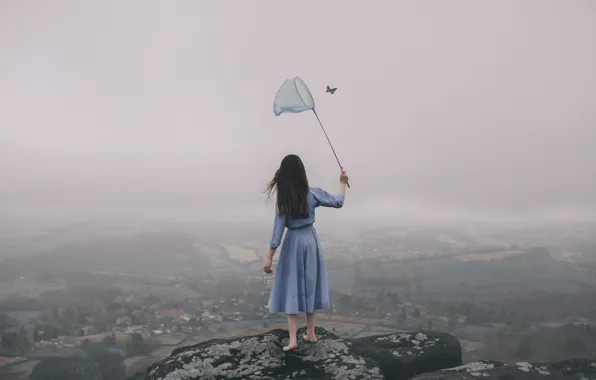 Картинка девушка, туман, бабочка