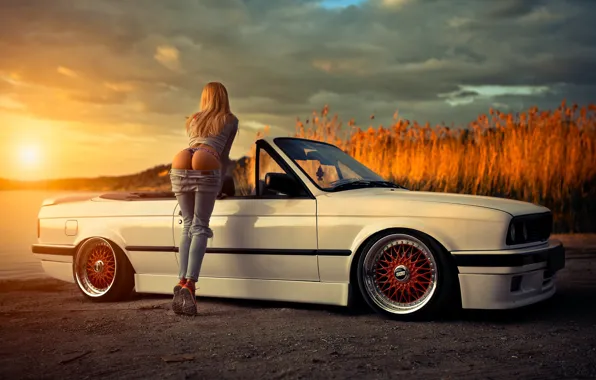 Солнце, поза, BMW, кабриолет, Эротика, красивая девушка, белый авто