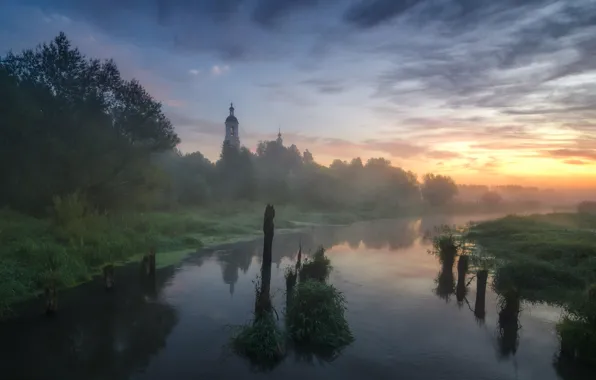 Картинка пейзаж, природа, туман, река, рассвет, село, утро, церковь