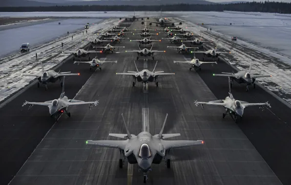 ВВС США, General Dynamics F-16 Fighting Falcon, Lockheed Martin F-35 Lightning II