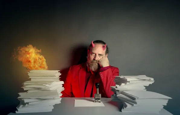 Огонь, человек, бумаги