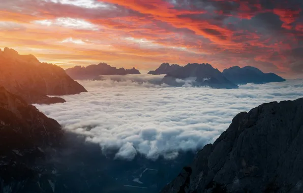 Картинка sky, pink, clouds, mountain, peaks, dramatic