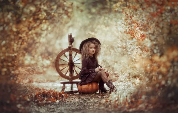 Картинка осень, листва, девочка, тыква, хеллоуин, боке, веретено, маленькая ведьмочка