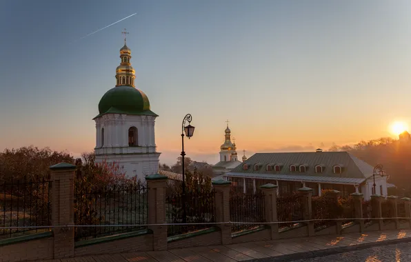 Картинка осень, рассвет, улица, утро, церковь, фонарь, храм, Украина