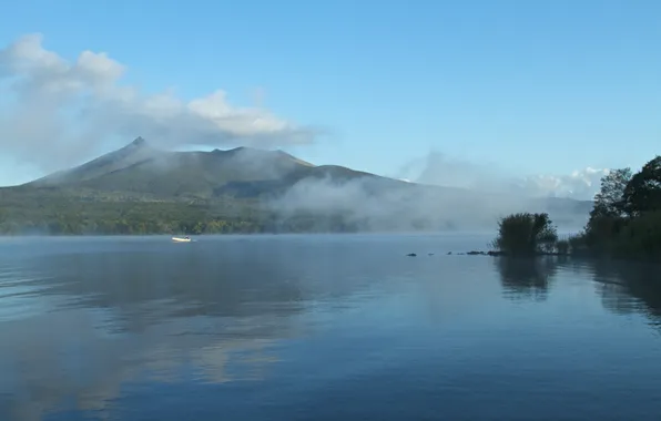 Картинка туман, озеро, лодка, гора