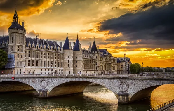 Картинка небо, закат, тучи, мост, замок, Франция, Париж, Paris