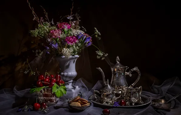 Цветы, металл, вишня, ягоды, темный фон, стол, букет, чайник