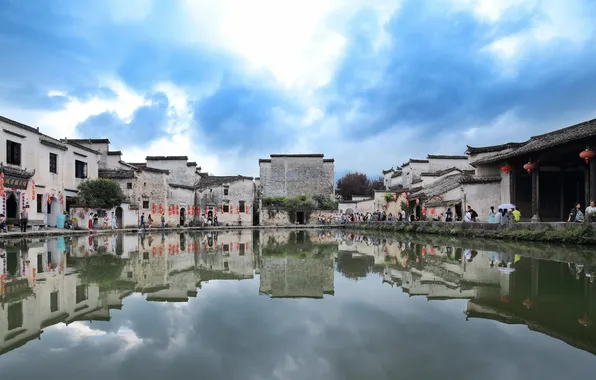 Blue sky, architecture, green water, China Hongcun