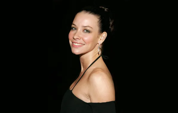 Взгляд, поза, улыбка, актриса, брюнетка, Evangeline Lilly, hair, Эванджелин Лилли