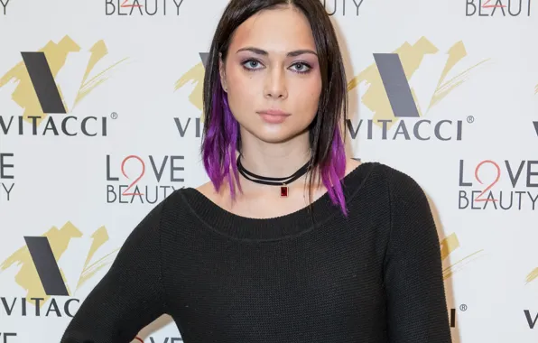 Взгляд, стена, актриса, фотосессия, hair, Настасья Самбурская, Nastasia Samburskaya