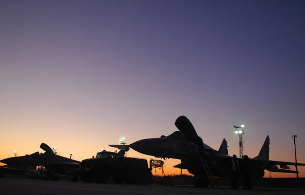 Картинка закат, аэродром, MiG-29