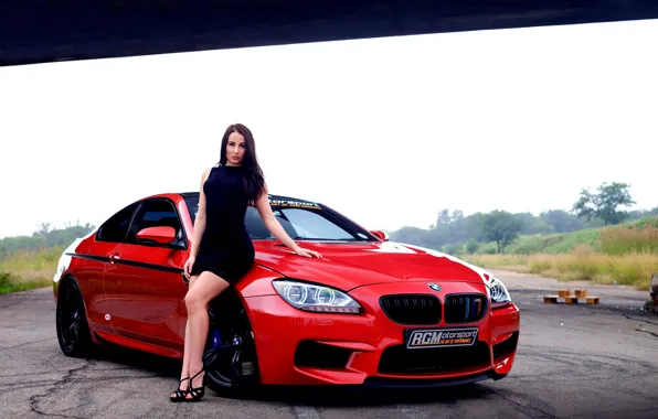Взгляд, Девушки, BMW, красный авто, красивая брюнетка, опёрлась на машину, Christiane Romicke