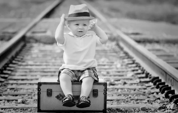 Картинка настроение, мальчик, железная дорога, чемодан