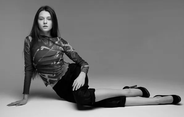 Картинка girl, beautiful, model, sweet, brunette, long-haired