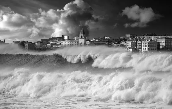 Картинка море, волны, шторм, город, фото, Италия, черно-белое