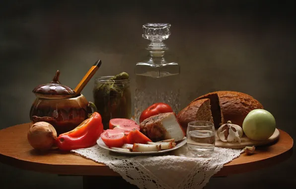 Картинка лук, хлеб, натюрморт, водка, помидор, огурцы, чеснок, закуска