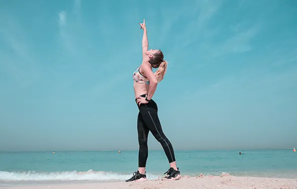 Простор, space, seashore, берег моря, спортивная девушка, стройная фигура, slim figure, athletic girl