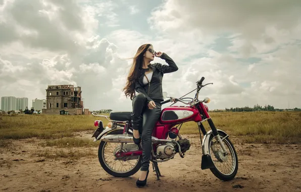 Девушка, мотоцикл, азиатка