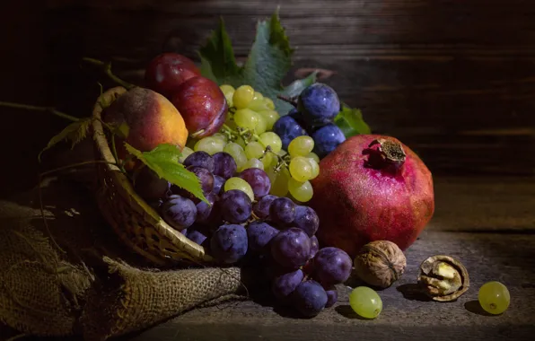 Картинка виноград, фрукты, орехи, натюрморт, сливы, мешковина, гранат