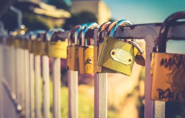 Love, macro, padlock