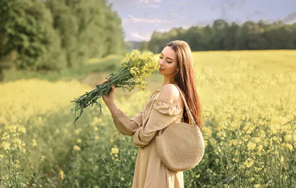 ПОЛЕ, ЦВЕТЫ, ШАТЕНКА, ВЕСНА, НАСТРОЕНИЕ, БУКЕТ, САРАФАН, СУМКА