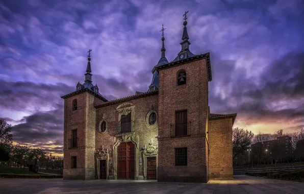 Ночь, город, Madrid, Ermita de la Virgen del Puerto