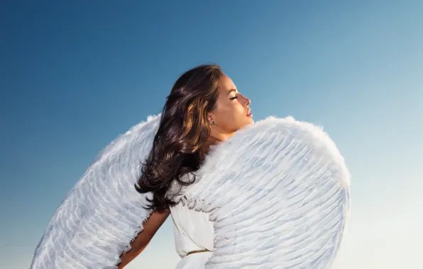 Картинка девушка, волосы, крылья, ангел, белое платье, голубое небо