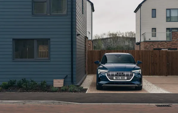 Audi, E-Tron, угол дома, 2019, UK version