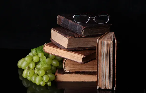 Картинка отражение, стол, книги, очки, виноград, пища для ума