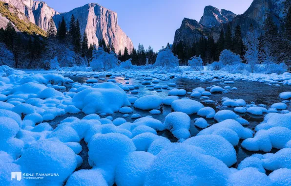 Картинка river, photographer, rocks, snow, Yosemite National Park, Kenji Yamamura