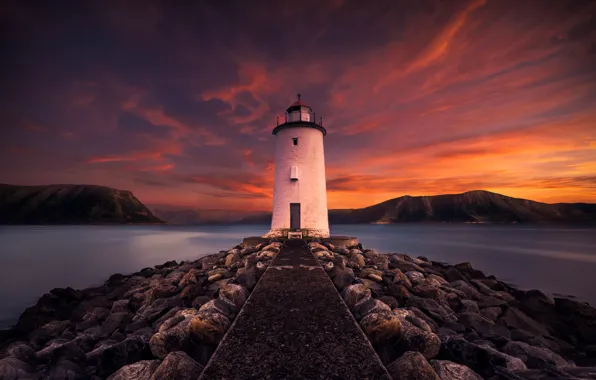 Картинка море, небо, камни, маяк, даль