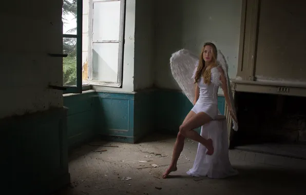 Картинка девушка, комната, ангел