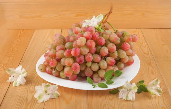 Листья, цветы, стол, розовый, доски, тарелка, виноград, гроздь винограда