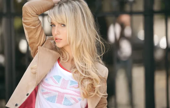 Девушка, модель, актриса, флаг, футболка, блондинка, пиджак, Luisana Lopilato