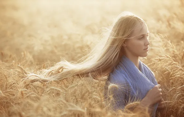 Поле, лето, девушка, колосья