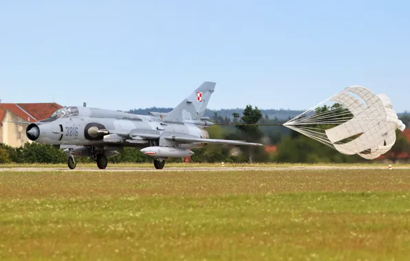 Посадка, Истребитель-бомбардировщик, Парашют, Шасси, Су-22, Sukhoi Su-22M4, ВВС Польши, Су-22М4