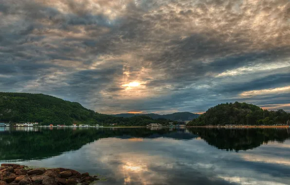 Облака, горы, озеро, Норвегия, городок, Norway