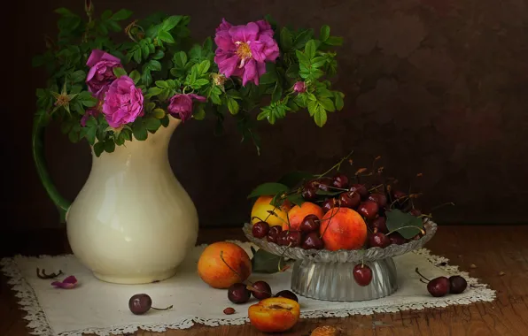 Цветы, вишня, ягоды, стол, розы, букет, шиповник, розовые